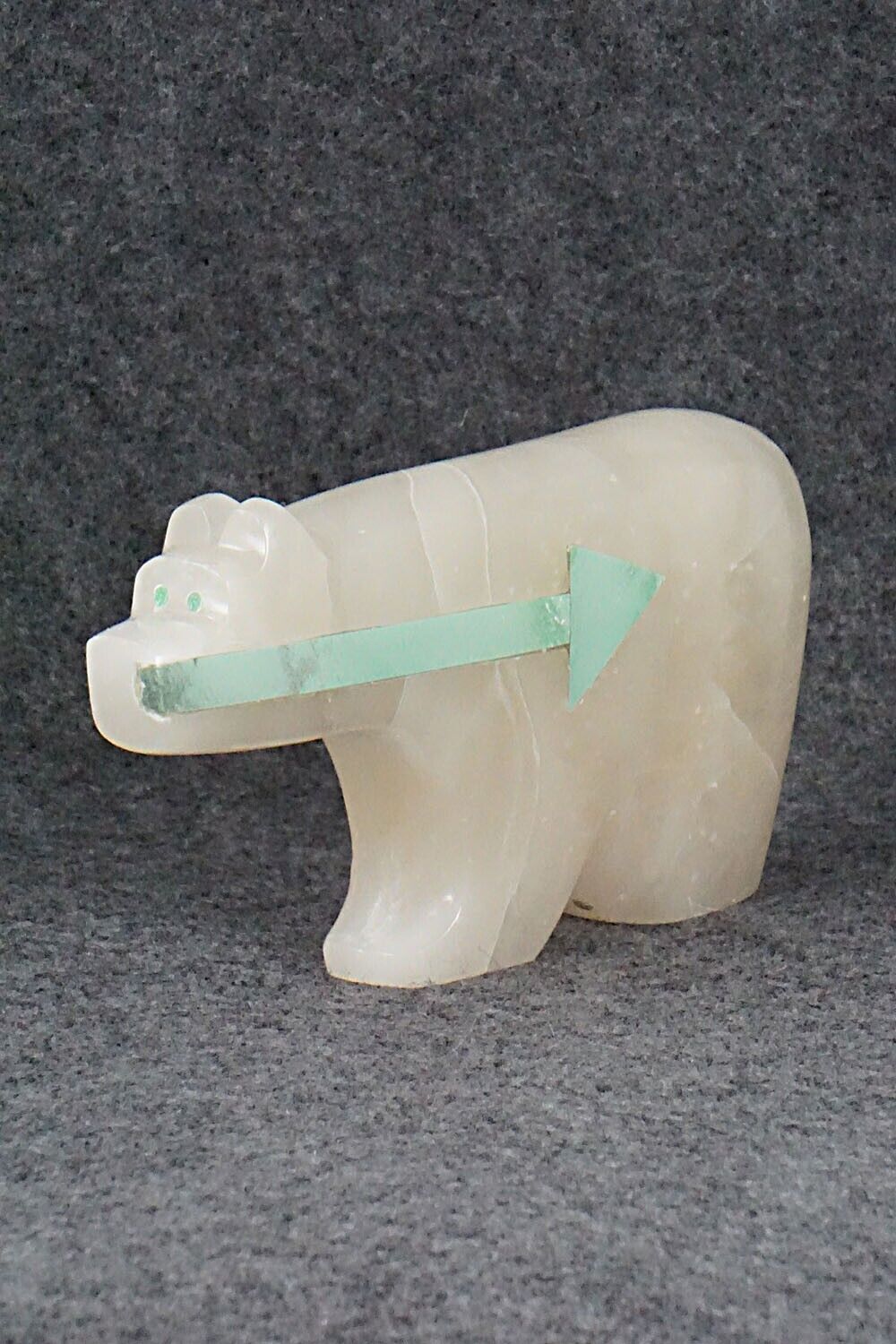 Bear Zuni Fetish Carving - Bernard Laiwakete