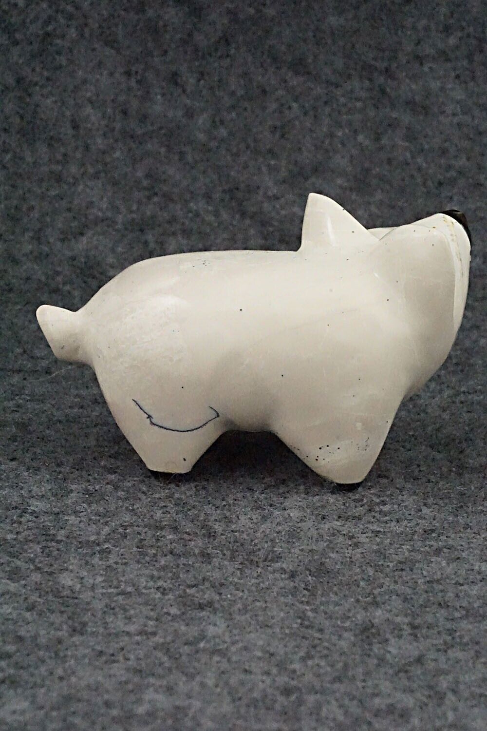 Pig Zuni Fetish Carving - Enrike Leekya