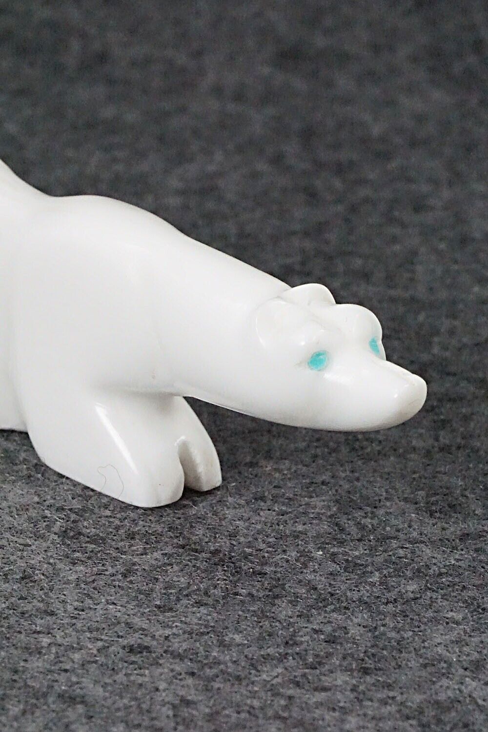 Wolf Zuni Fetish Carving - Marion Niiha