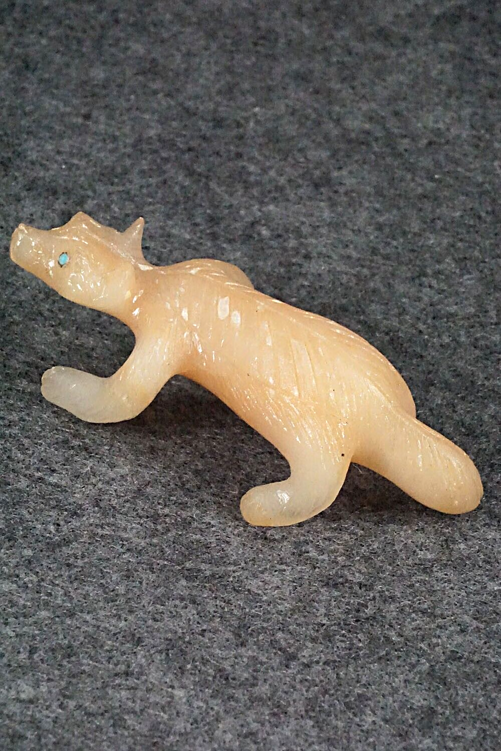 Badger Zuni Fetish Carving - Wilfred Cheama