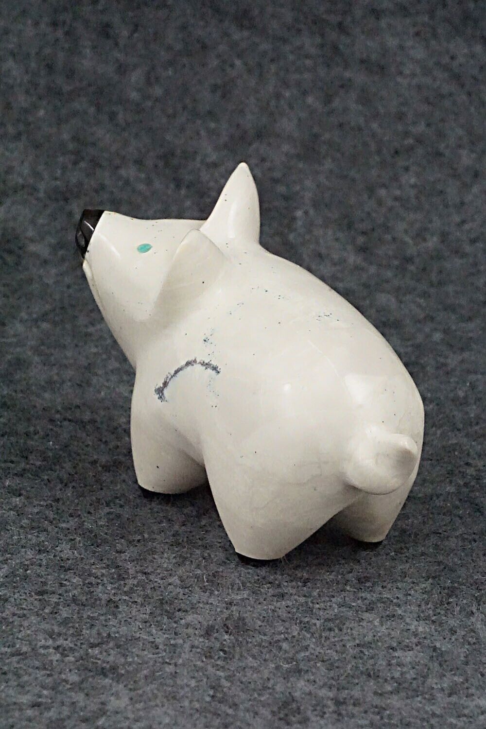 Pig Zuni Fetish Carving - Enrike Leekya