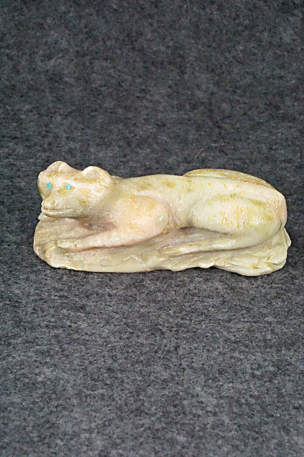 Wolf Zuni Fetish Carving - Calvin Weeka
