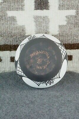 Zuni Pottery - Darla Westika