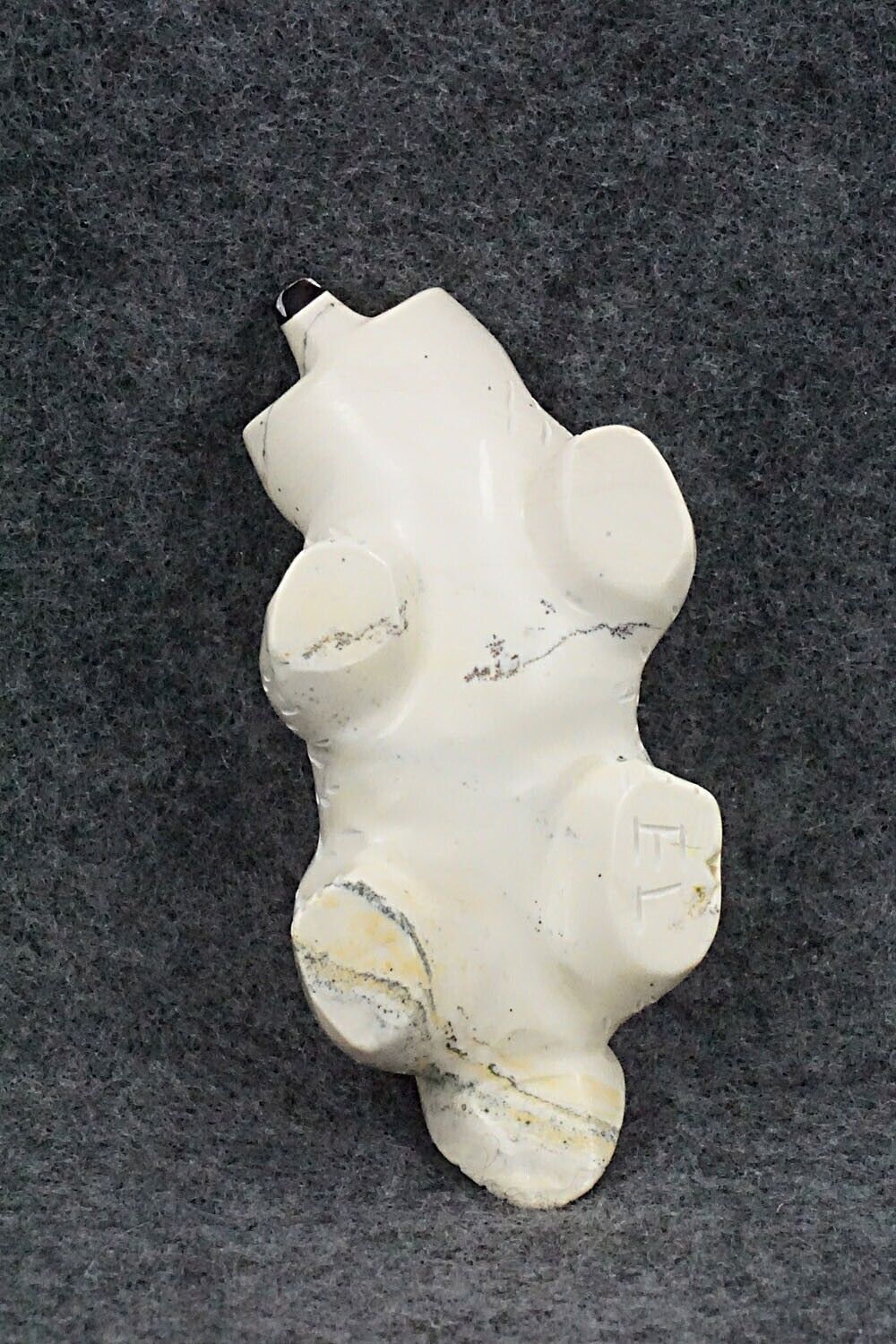 Badger Zuni Fetish Carving - Enrike Leekya