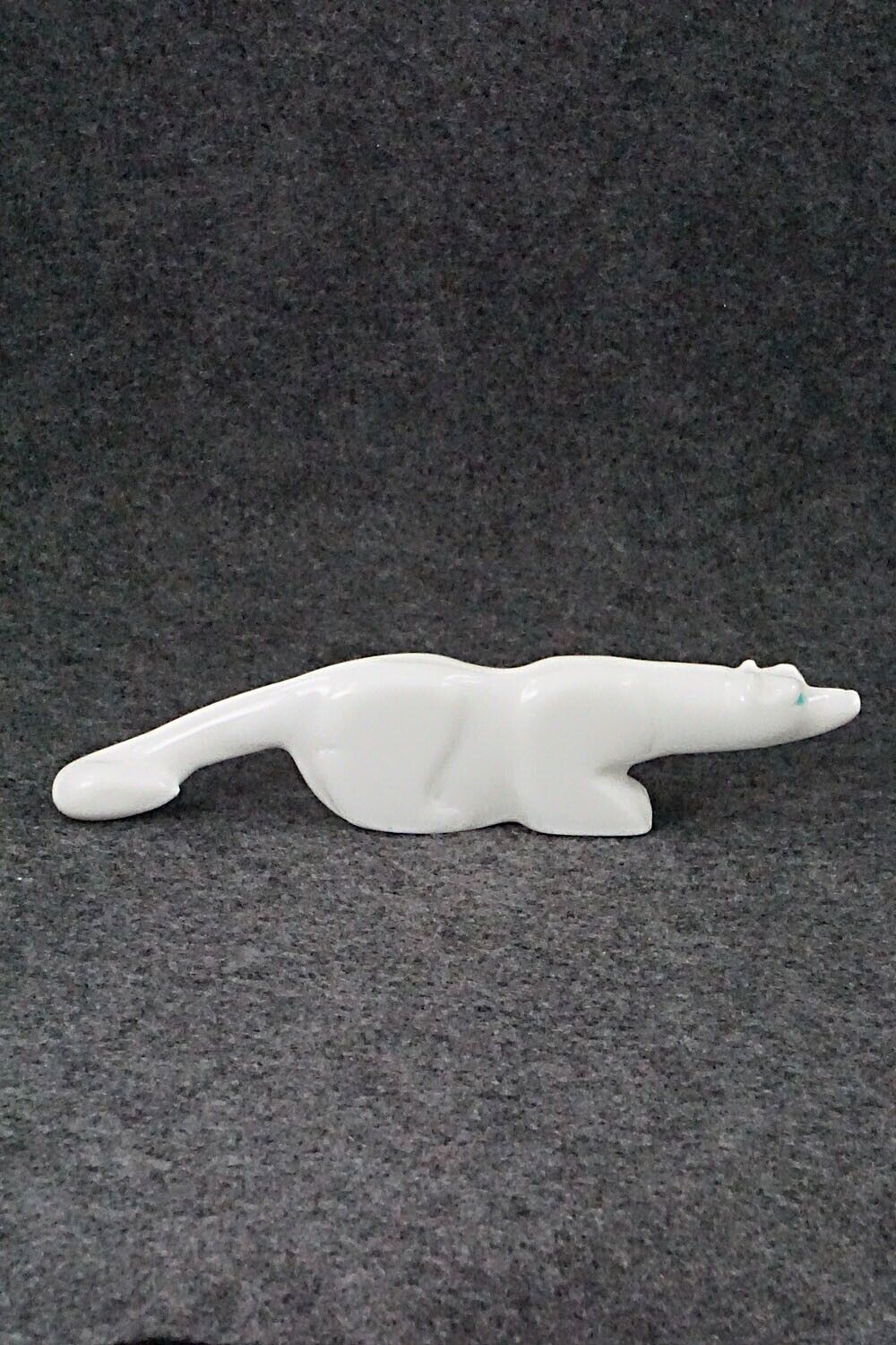 Wolf Zuni Fetish Carving - Marion Niiha