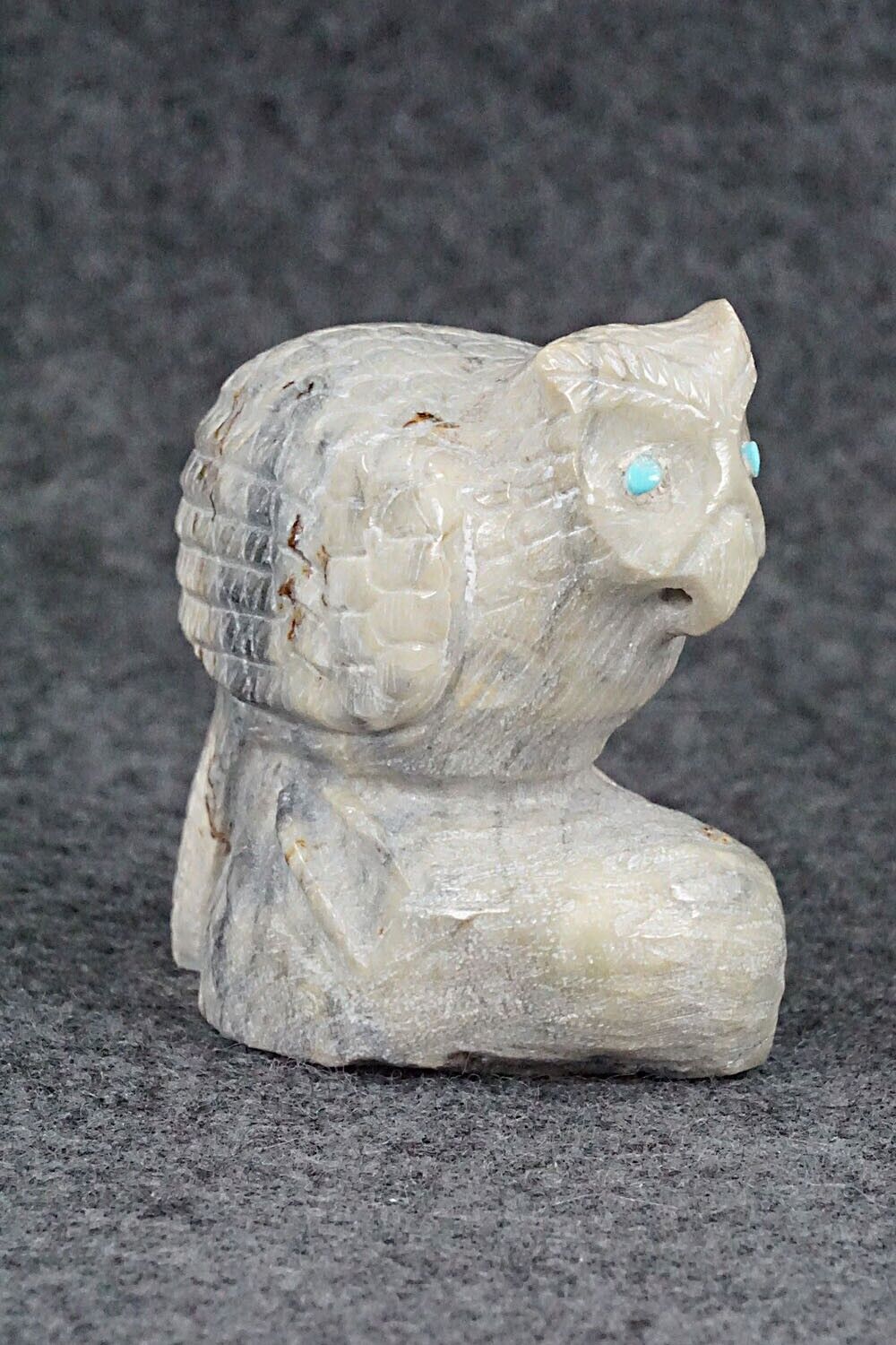 Owl Zuni Fetish Carving - Derrick Kaamasee