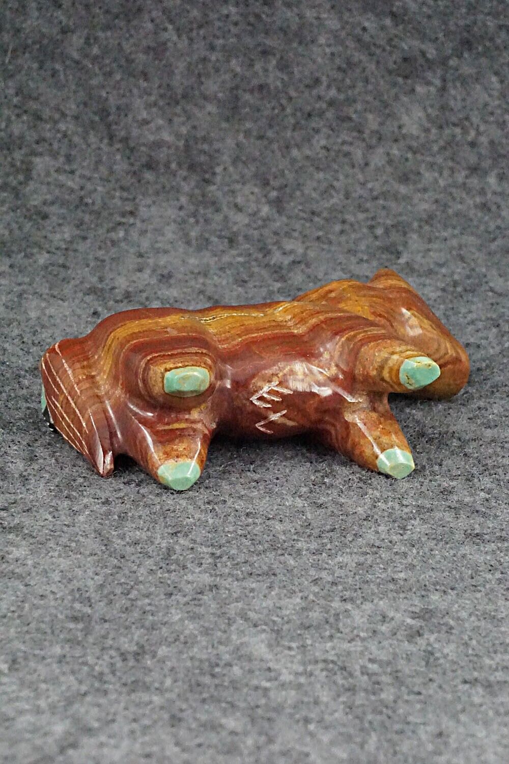 Horse Zuni Fetish Carving - Enrike Leekya