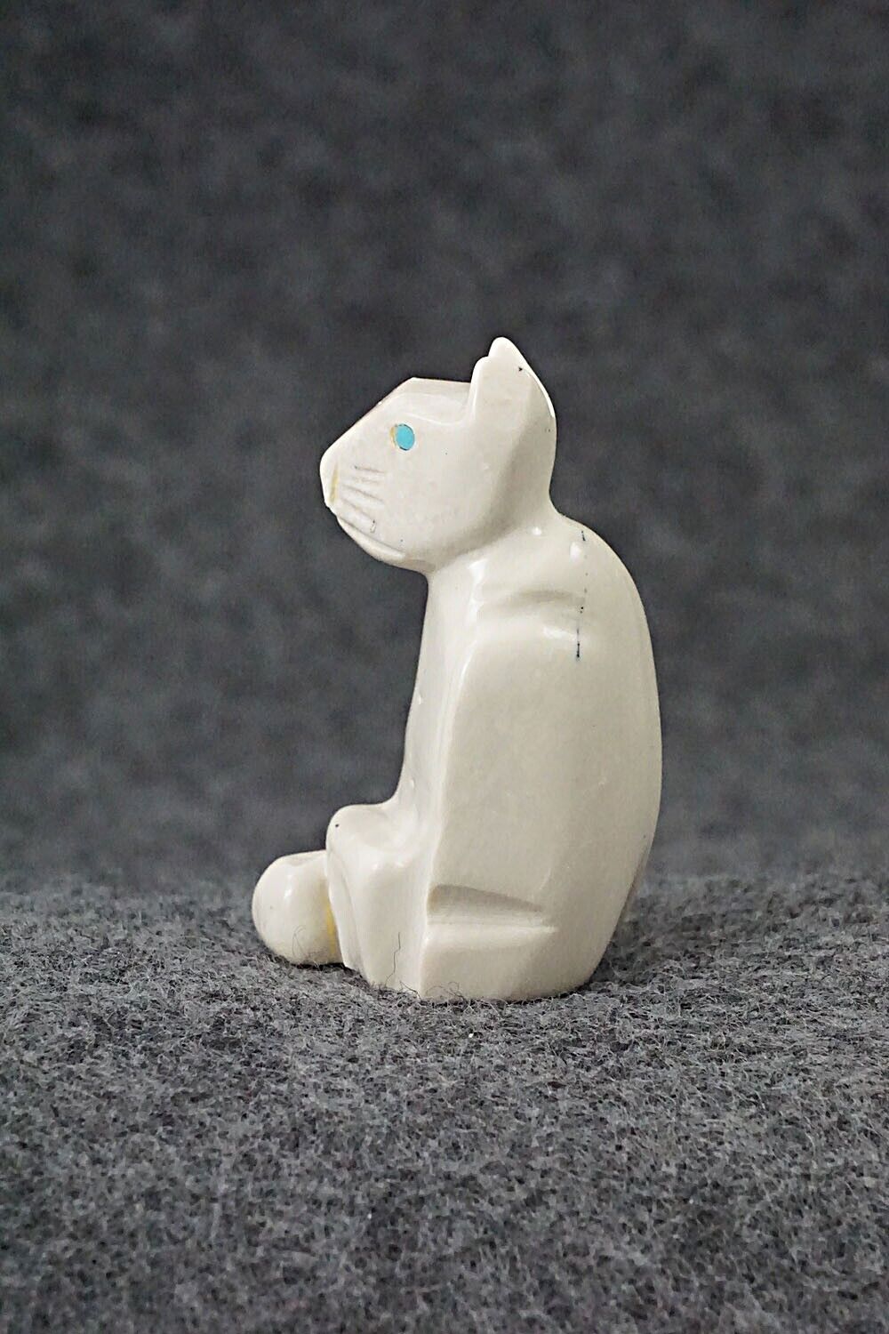 Mountain Lion Zuni Fetish Carving - Gilbert Lonjose