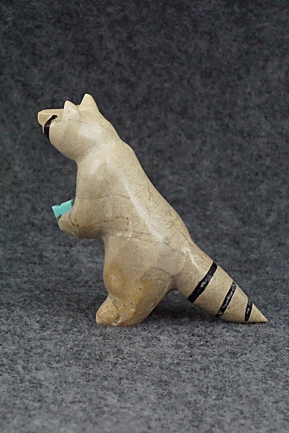 Raccoon Zuni Fetish Carving - Enrike Leekya