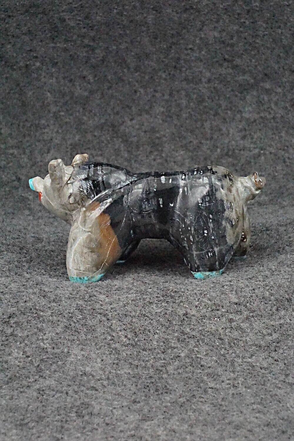 Pig Zuni Fetish Carving - Freddie Leekya