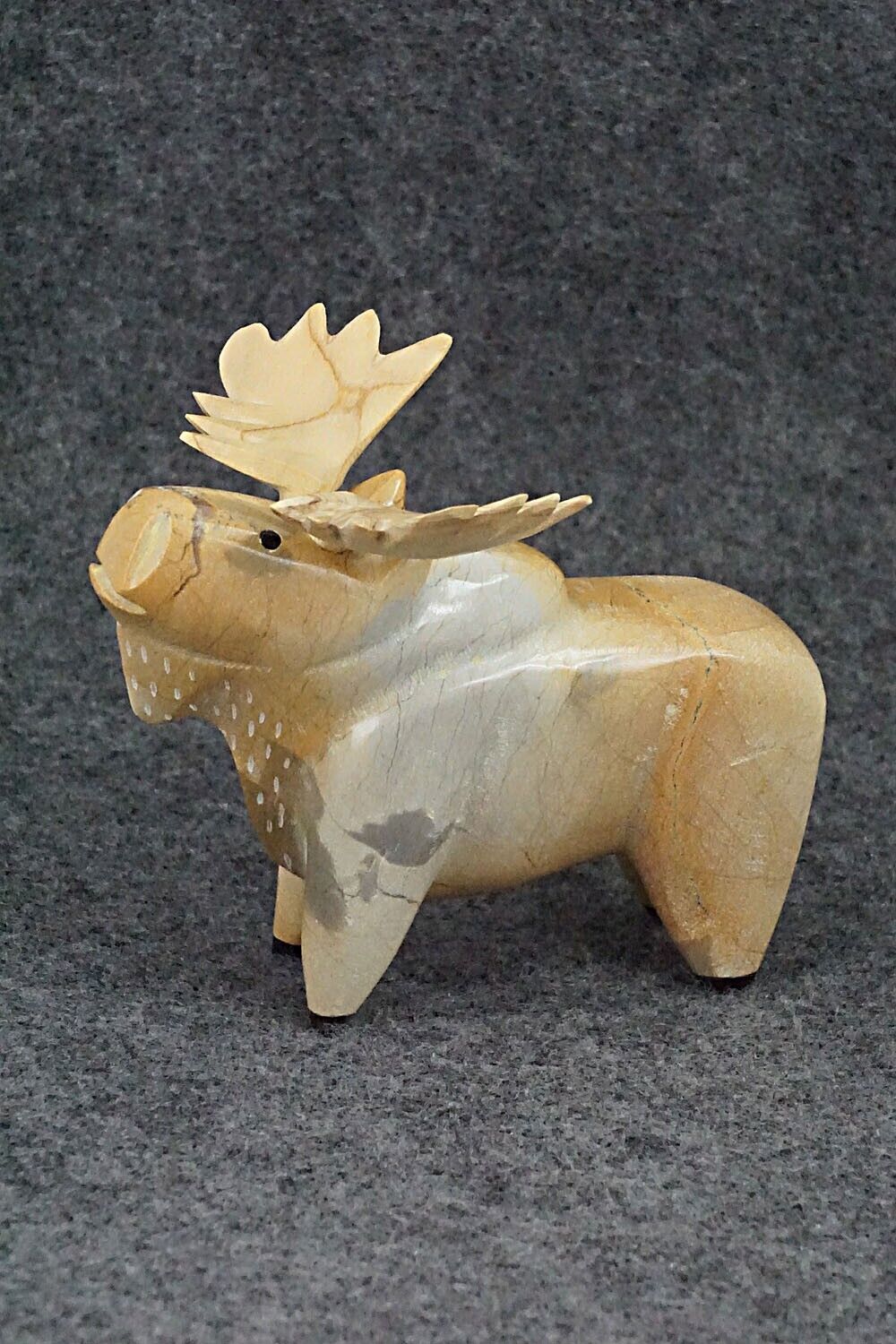 Moose Zuni Fetish Carving - Enrike Leekya