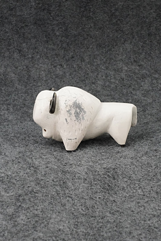 Buffalo Zuni Fetish Carving - Enrike Leekya