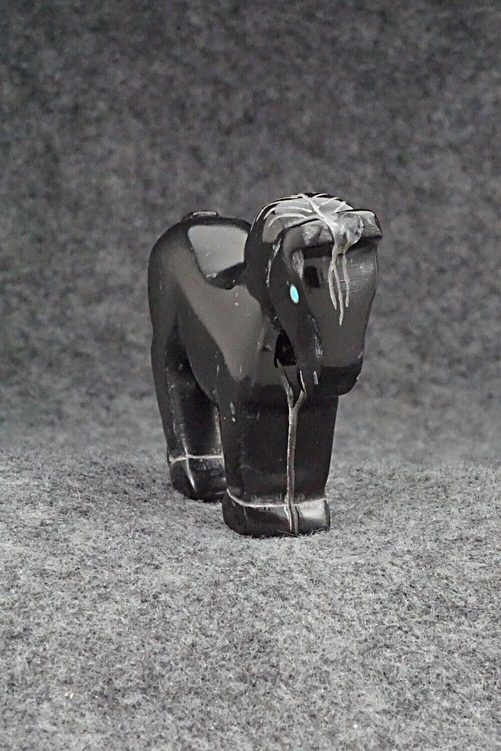 Horse Zuni Fetish Carving - Andres Lementino