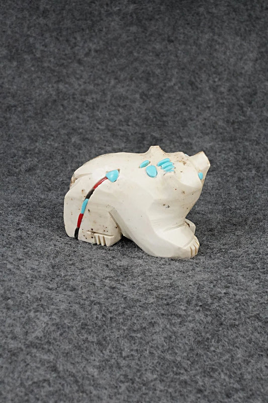 Bear Zuni Fetish Carving - Dannette Laate