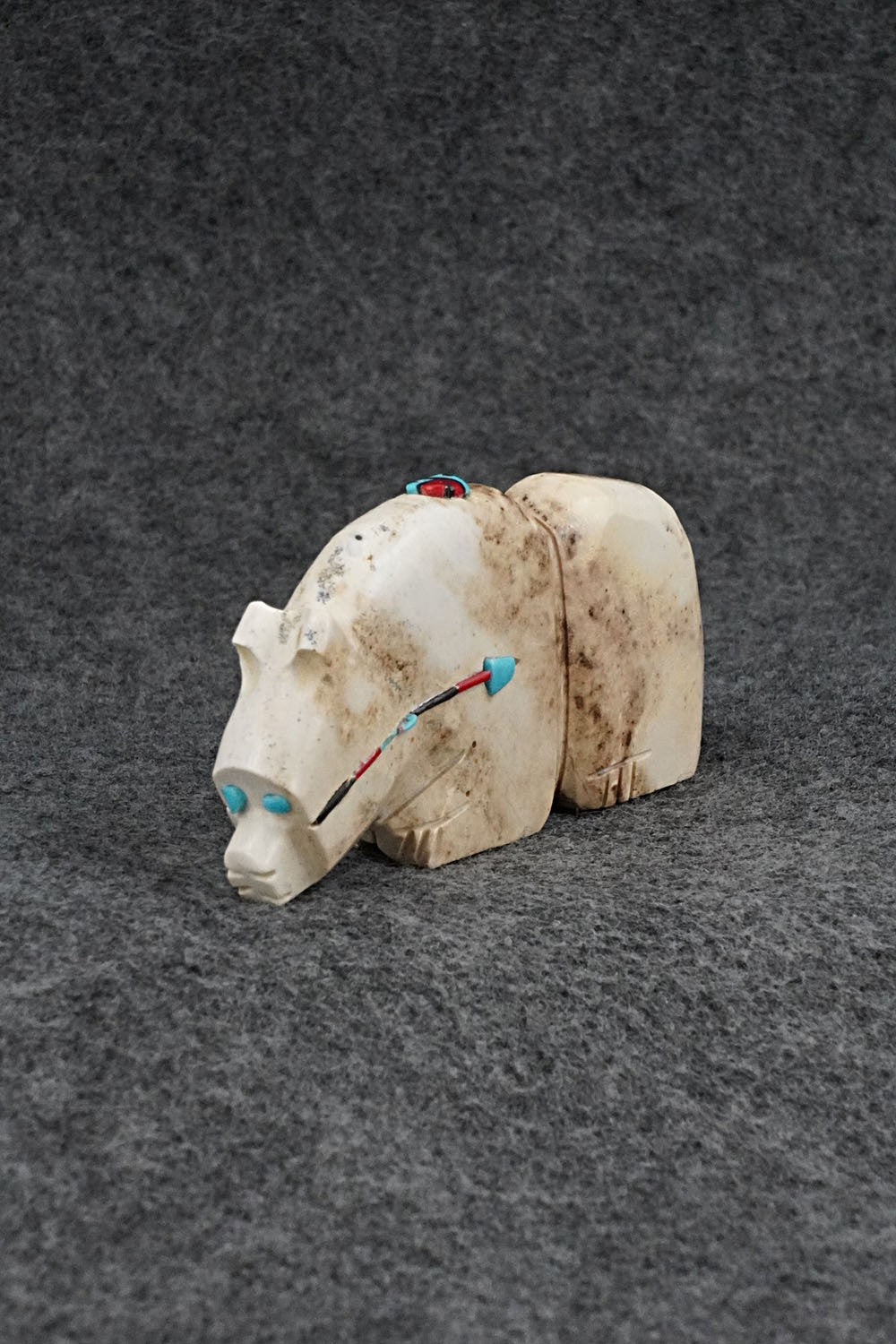 Bear Zuni Fetish Carving - Danette Laate
