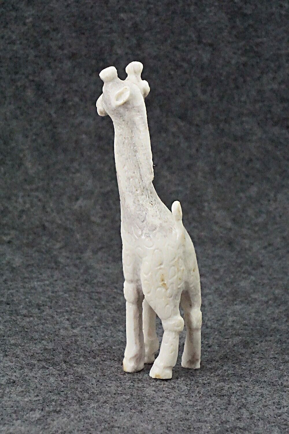 Giraffe Zuni Fetish Carving - Maxx Laate