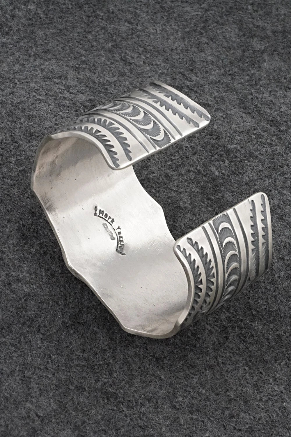Spiny Oyster & Sterling Silver Bracelet - Mark Yazzie