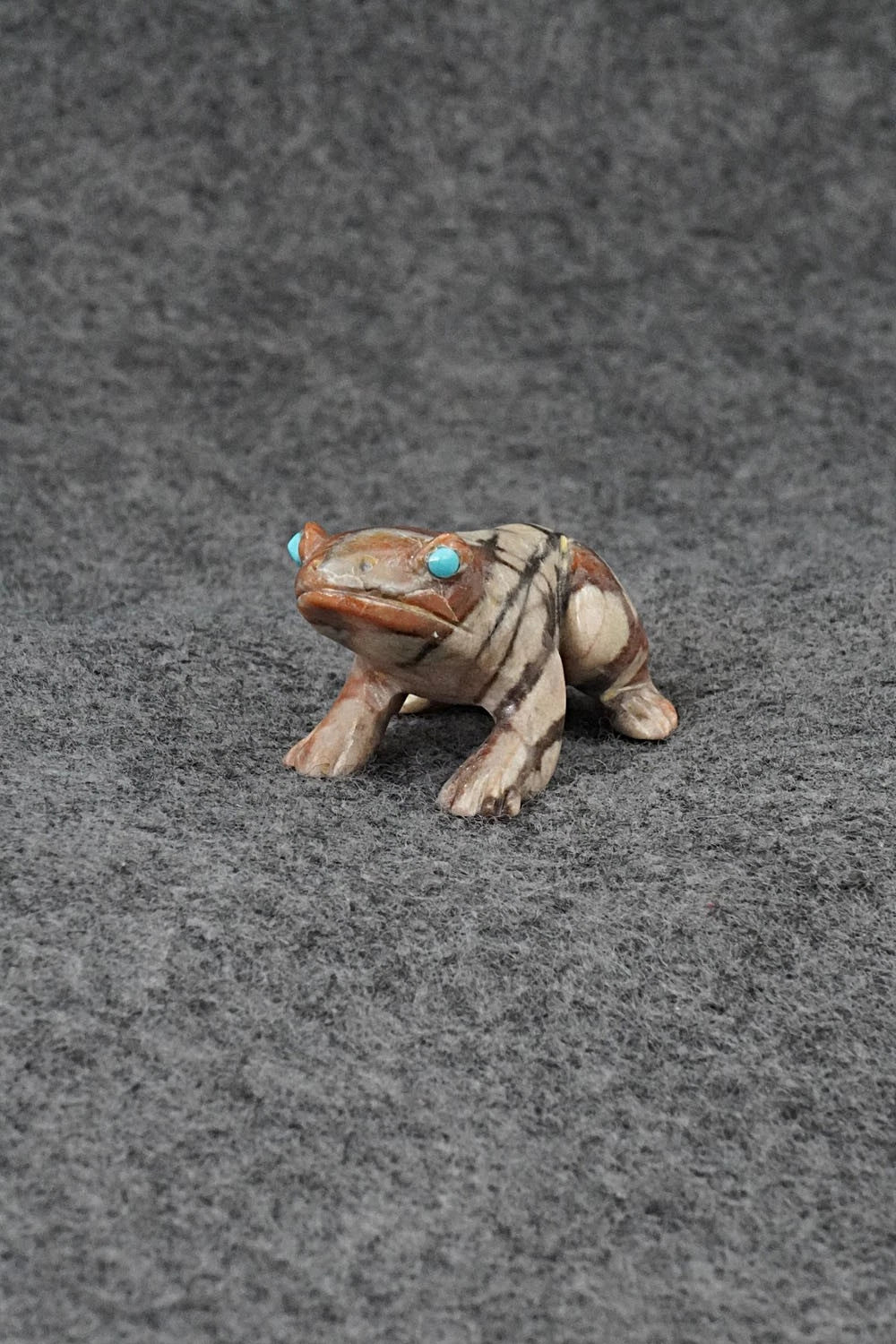 Frog Zuni Fetish Carving - Lance Cheama