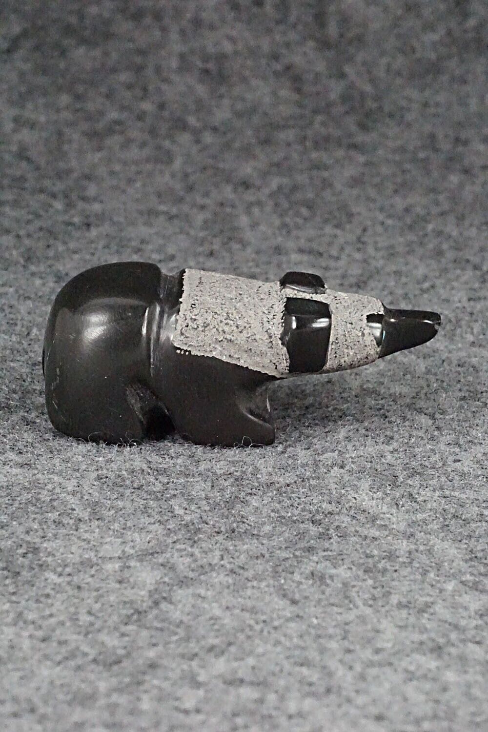 Bear Zuni Fetish Carving - Reynold Lunasee