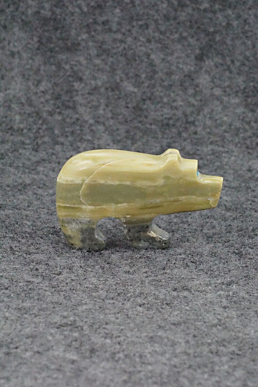 Bear Zuni Fetish Carving - Bernard Laiwakete