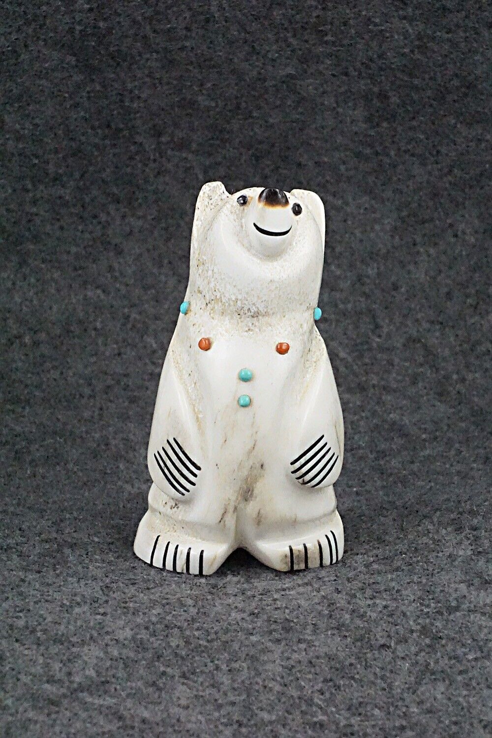 Bear Zuni Fetish Carving - Claudia Peina
