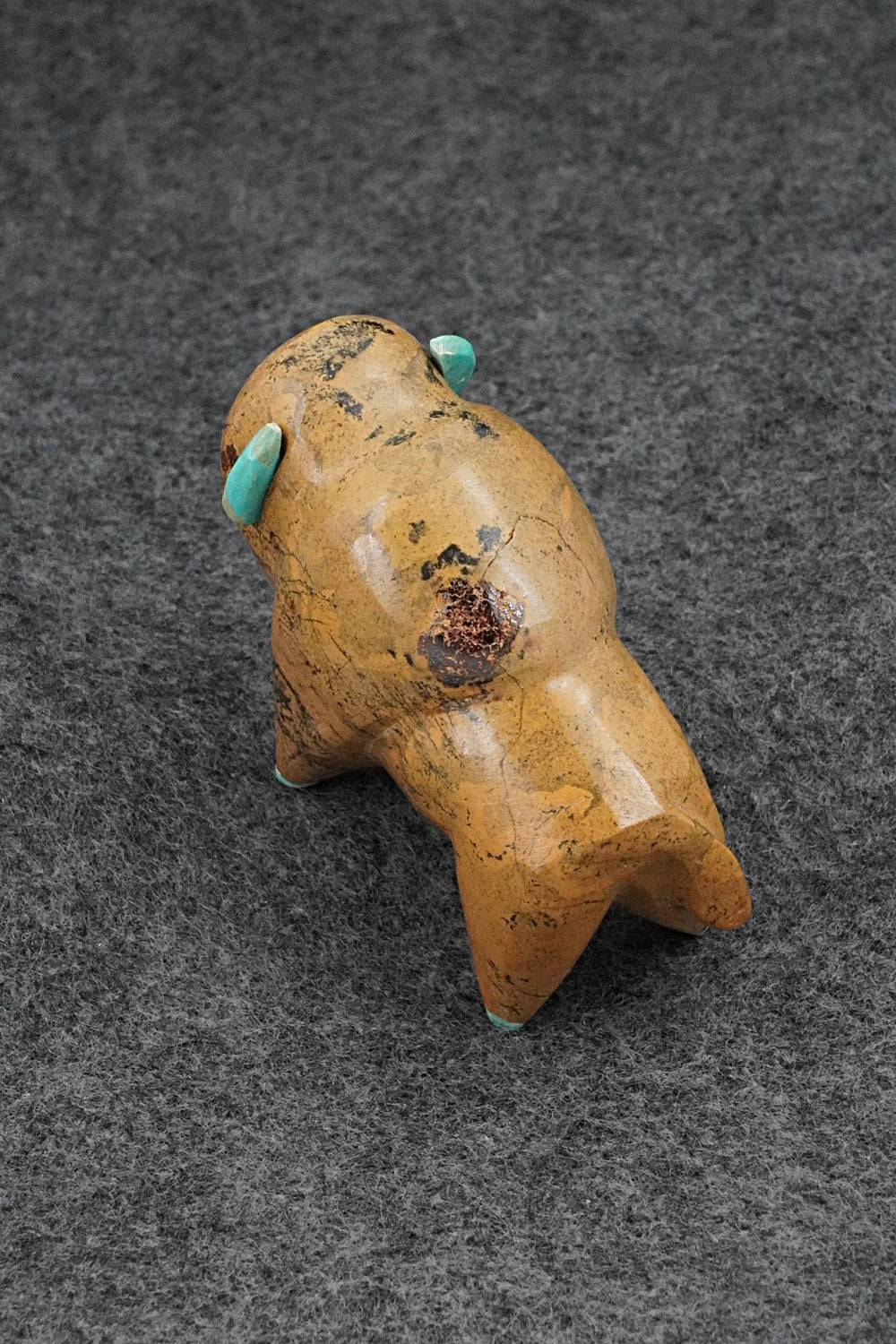 Buffalo Zuni Fetish Carving - Enrike Leekya