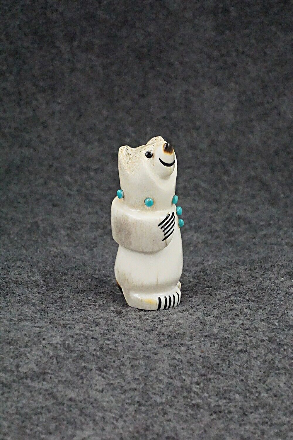 Bear Zuni Fetish Carving - Claudia Peina