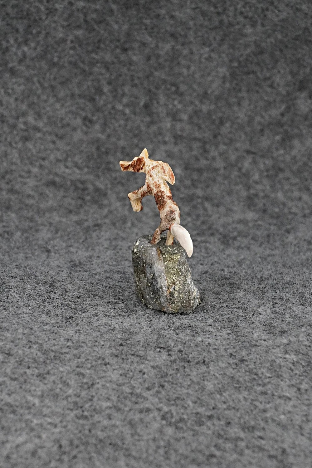 Horse Zuni Fetish Carving - Ruben Najera