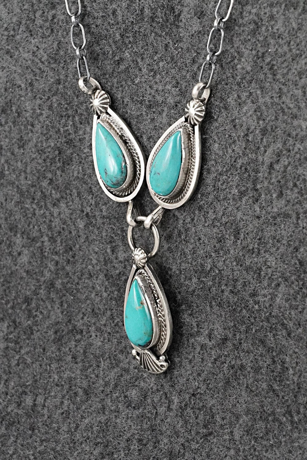 Turquoise & Sterling Silver Necklace - Verley Betone