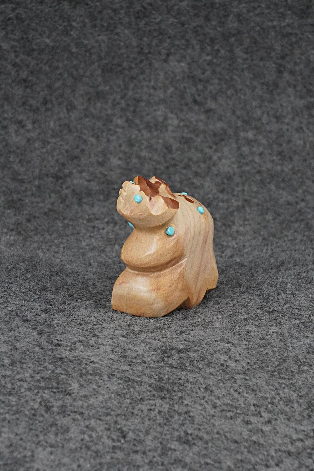 Bear Zuni Fetish Carving - Danette Laate