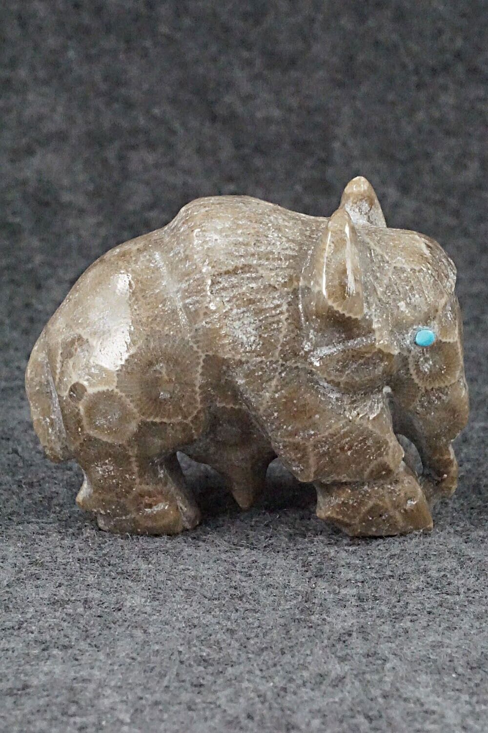 Buffalo Zuni Fetish Carving - Derrick Kaamasee