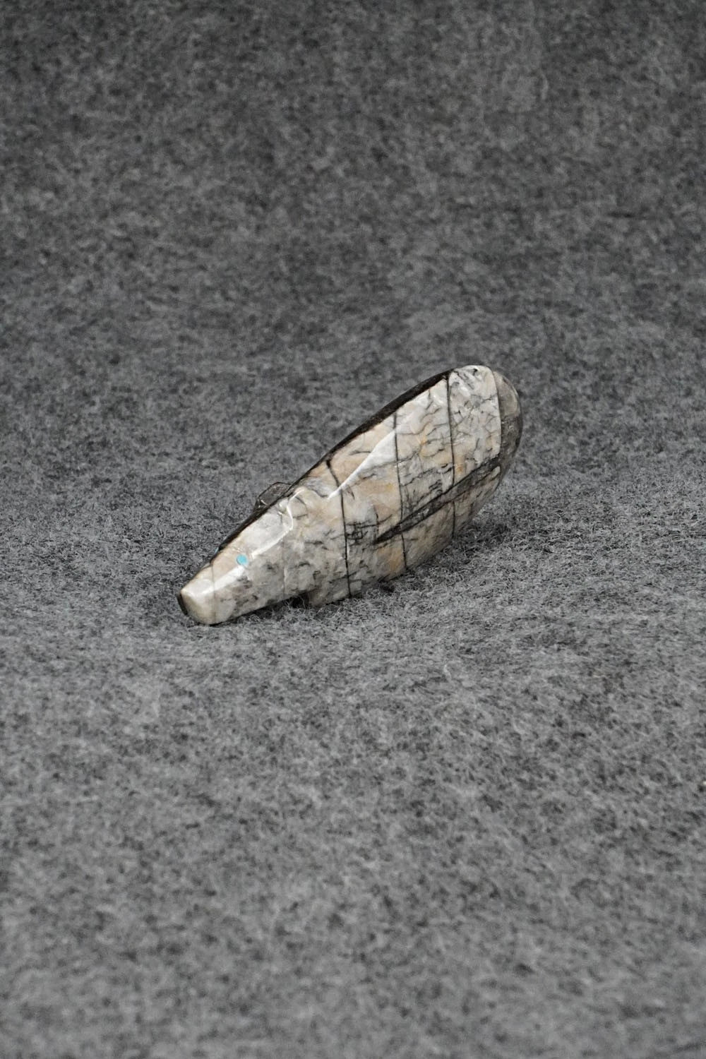 Bear Zuni Fetish Carving - Abby Quam Panteah