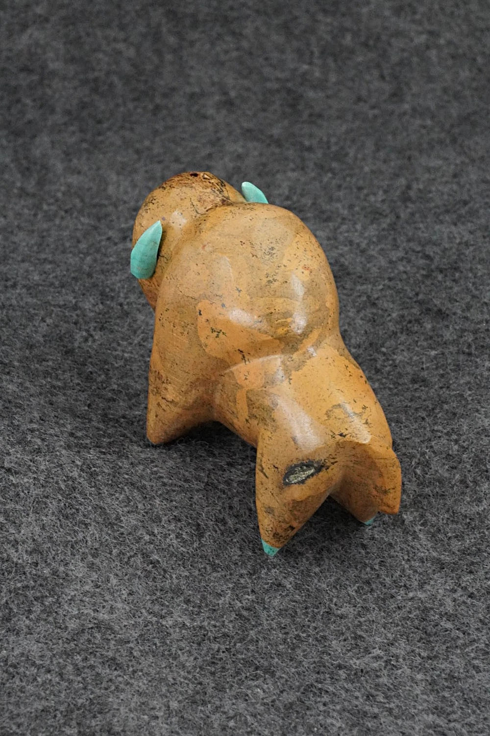 Buffalo Zuni Fetish Carving - Enrike Leekya