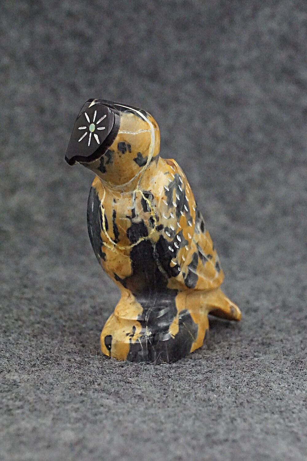 Owl Zuni Fetish Carving - Enrike Leekya