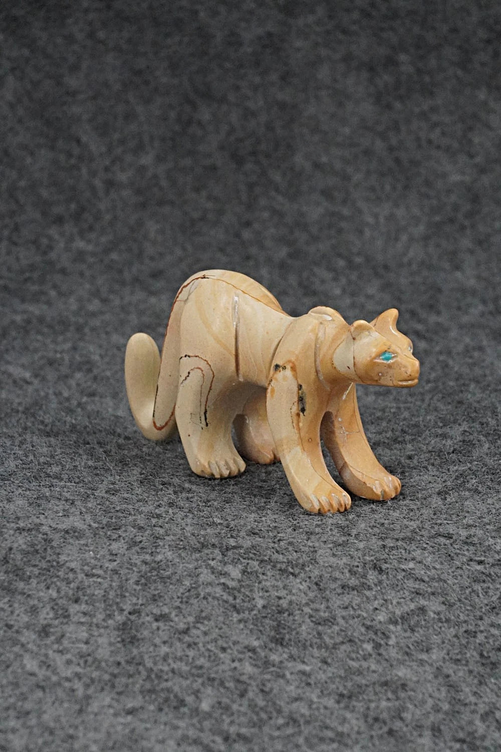 Mountain Lion Zuni Fetish Carving - Hiram Peynetsa