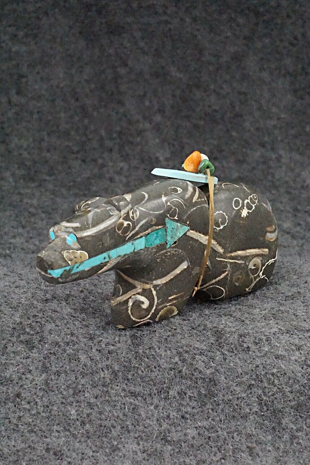 Bear Zuni Fetish Carving - Donovan Laiwakete