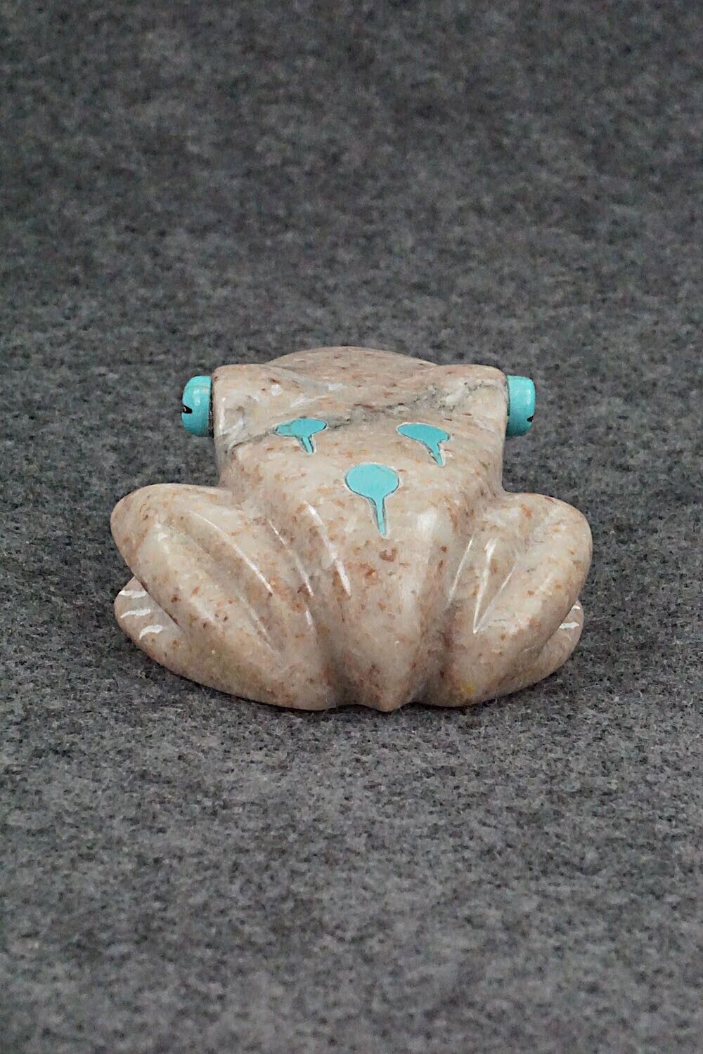 Frog Zuni Fetish Carving - Andres Lementino