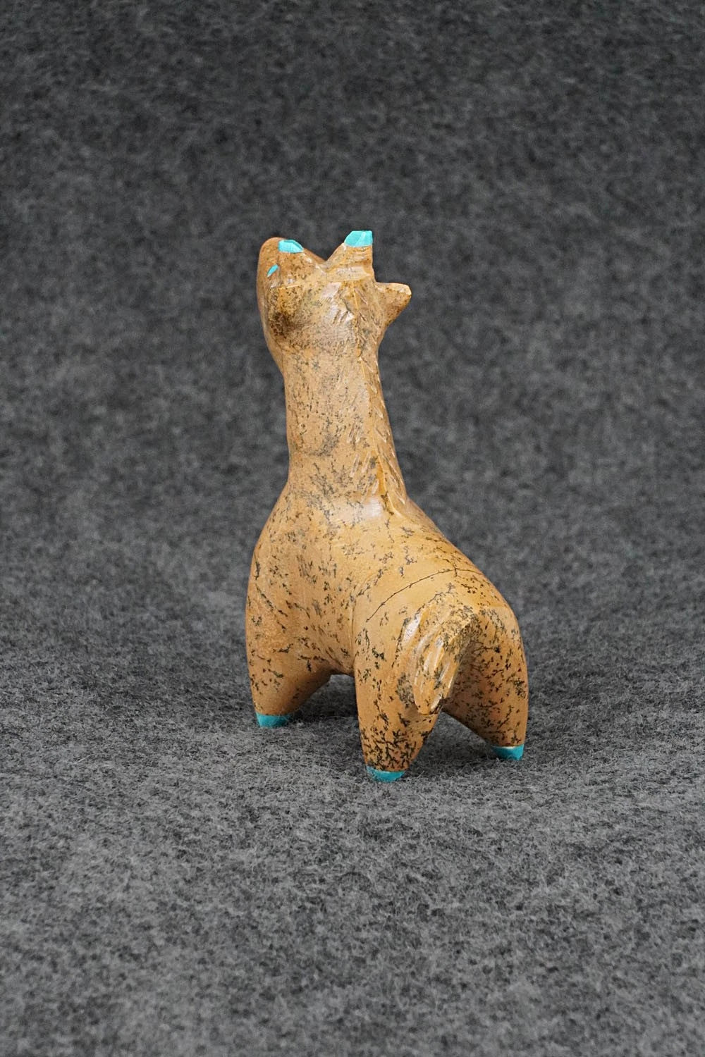 Giraffe Zuni Fetish Carving - Enrike Leekya