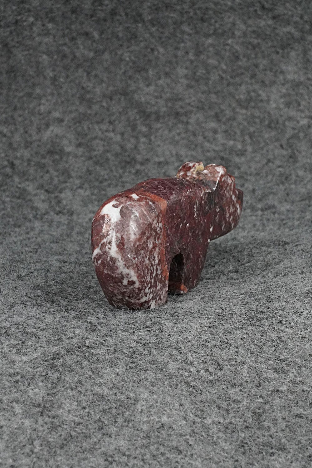 Bear Zuni Fetish Carving - Bernard Laiwakete