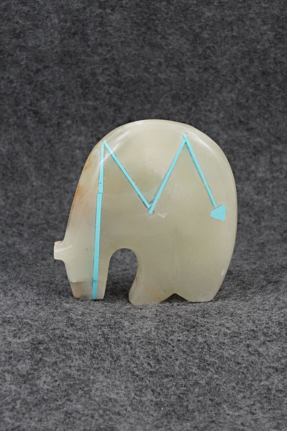 Bear Zuni Fetish Carving - Kenric Laiwakete