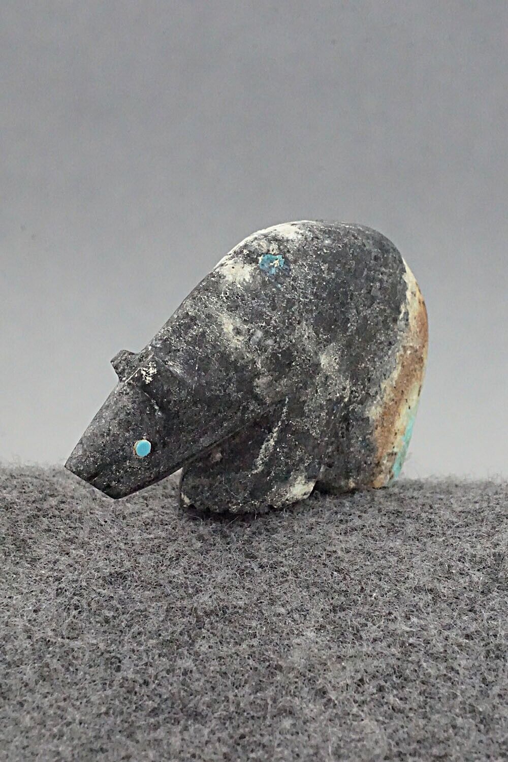 Bear Zuni Fetish Carving - Ronnie Lunasee