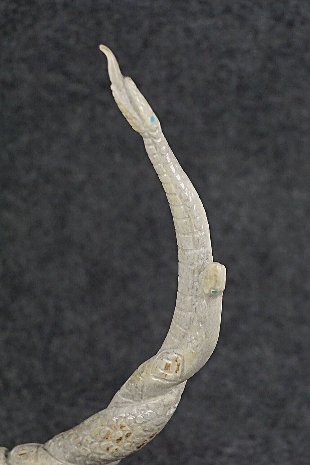 Rattlesnakes Zuni Fetish Carving - Maxx Laate