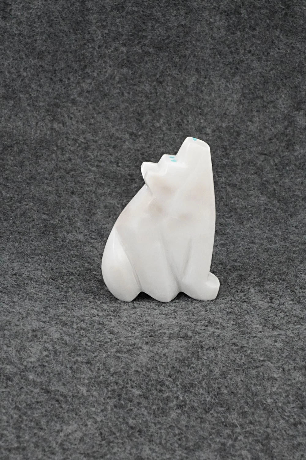 Wolf Zuni Fetish Carving - Bernard Laiwakete