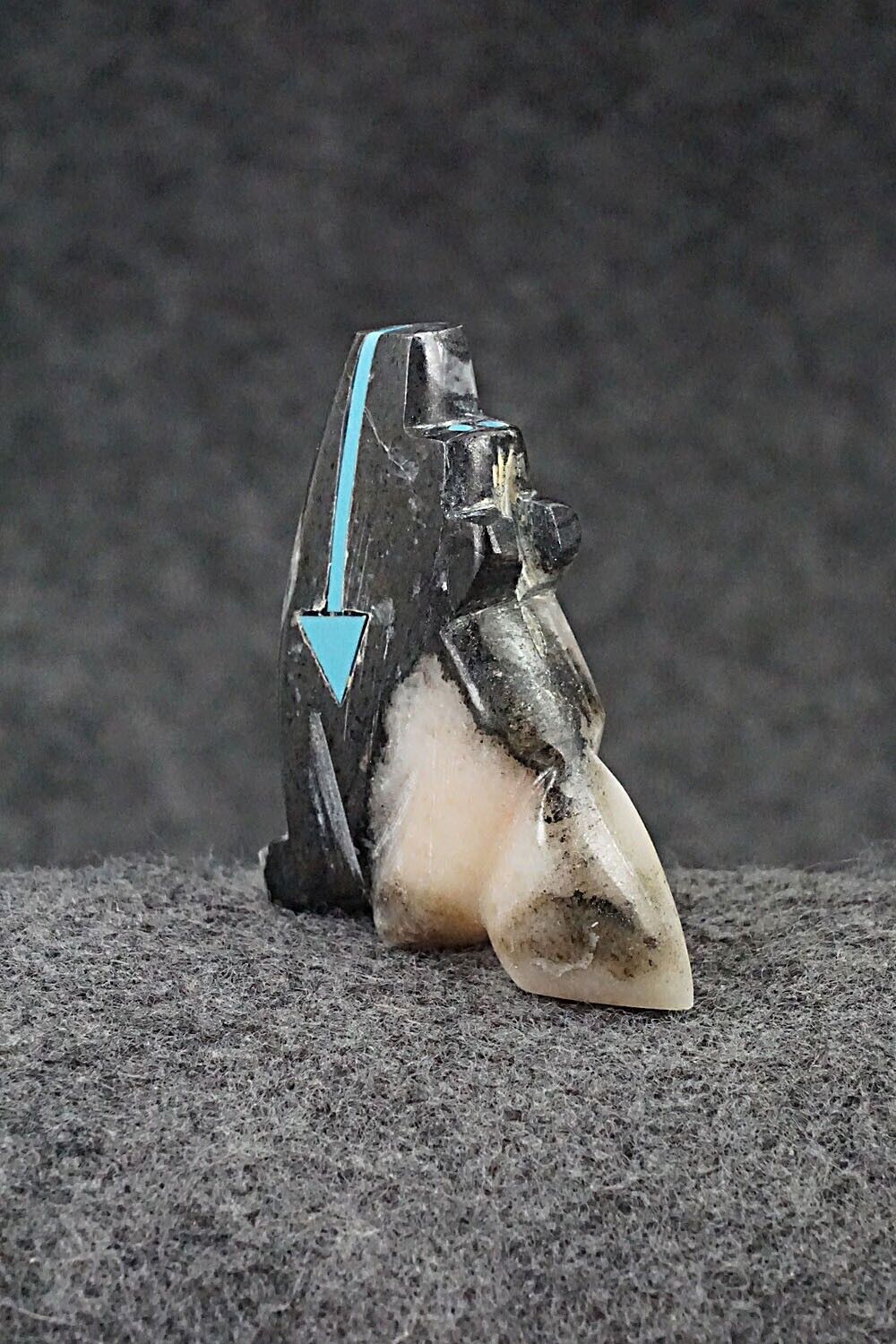 Wolf Zuni Fetish Carving - Bernard Laiwakete
