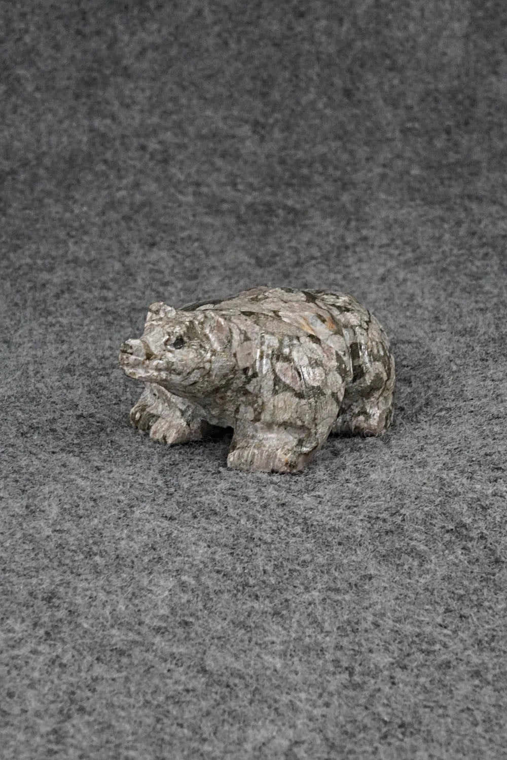 Bear Zuni Fetish Carving - Eric Martinez