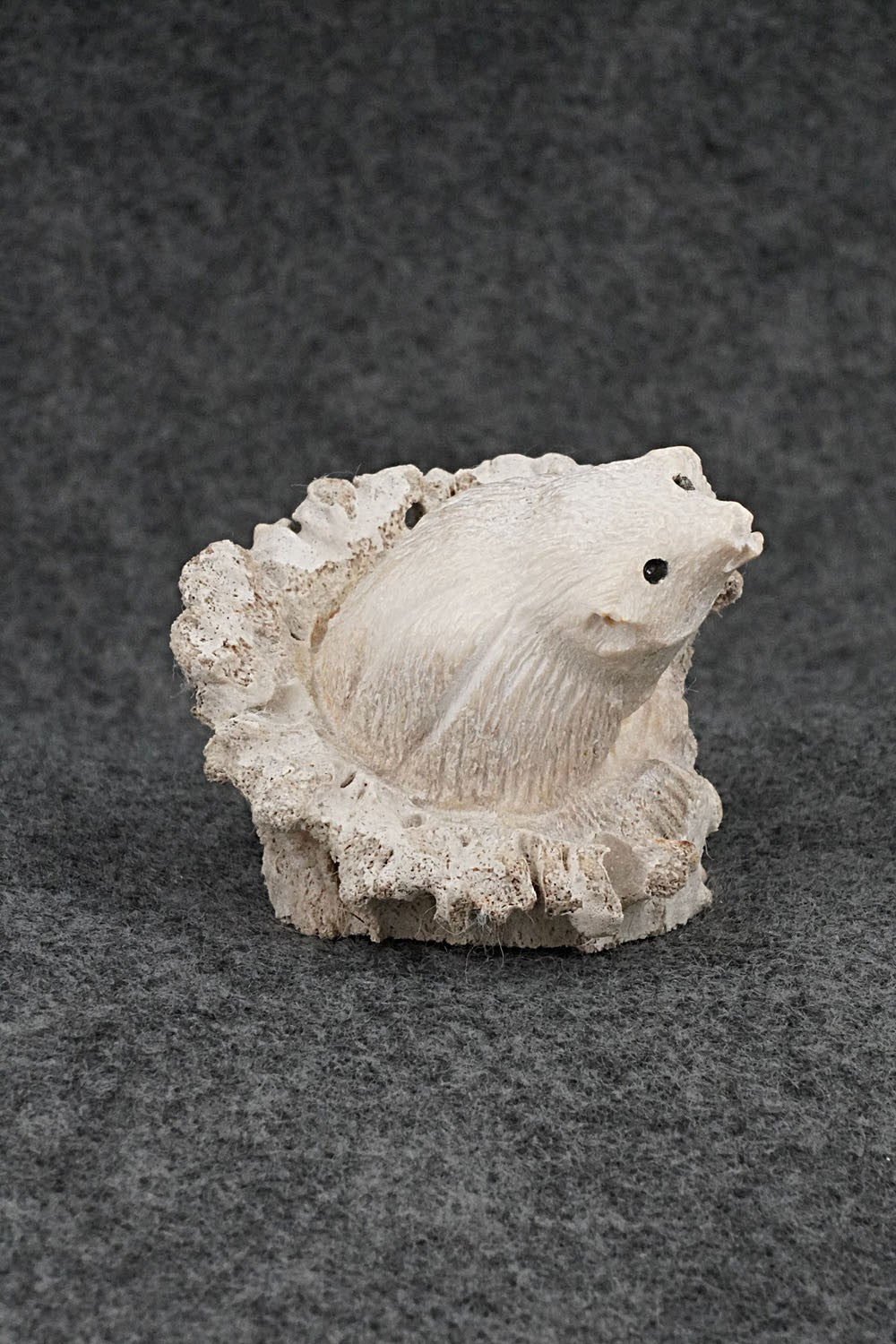 Badger Zuni Fetish Carving - Elton Kaamasee