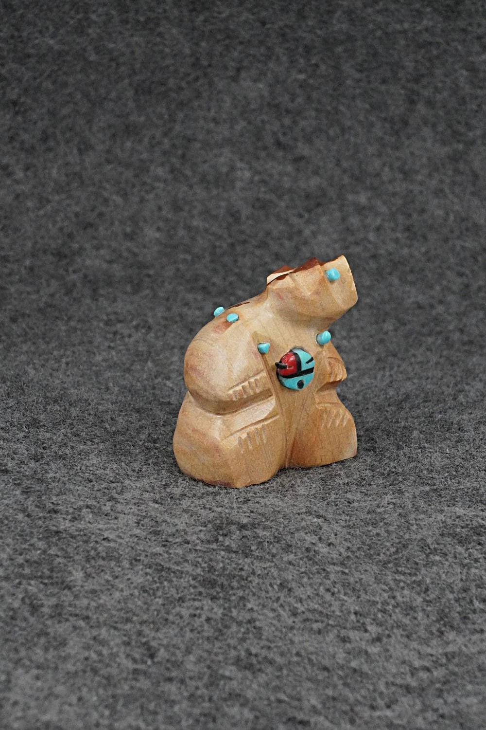 Bear Zuni Fetish Carving - Danette Laate