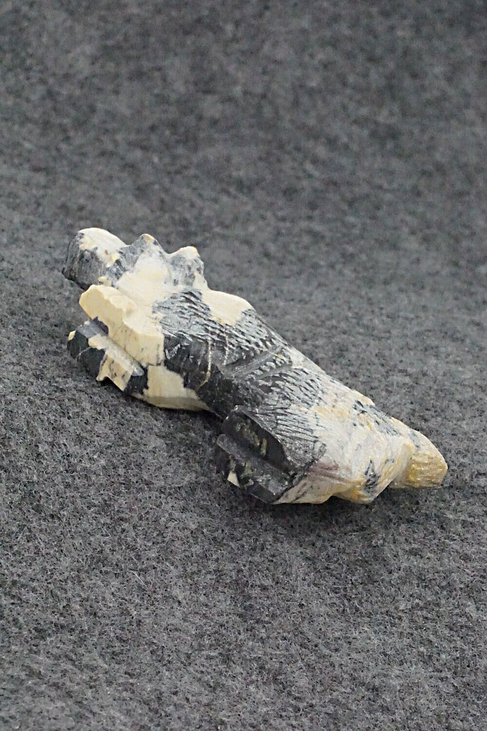 Bobcat Zuni Fetish Carving - Tony Mackel