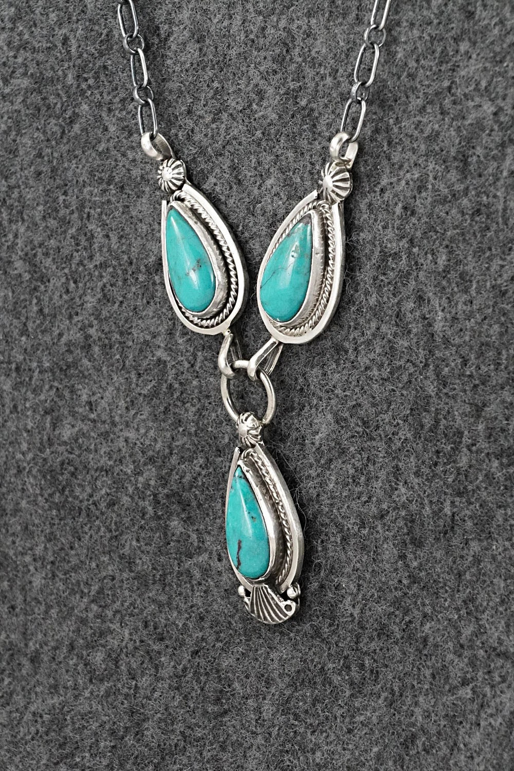 Turquoise & Sterling Silver Necklace - Verley Betone