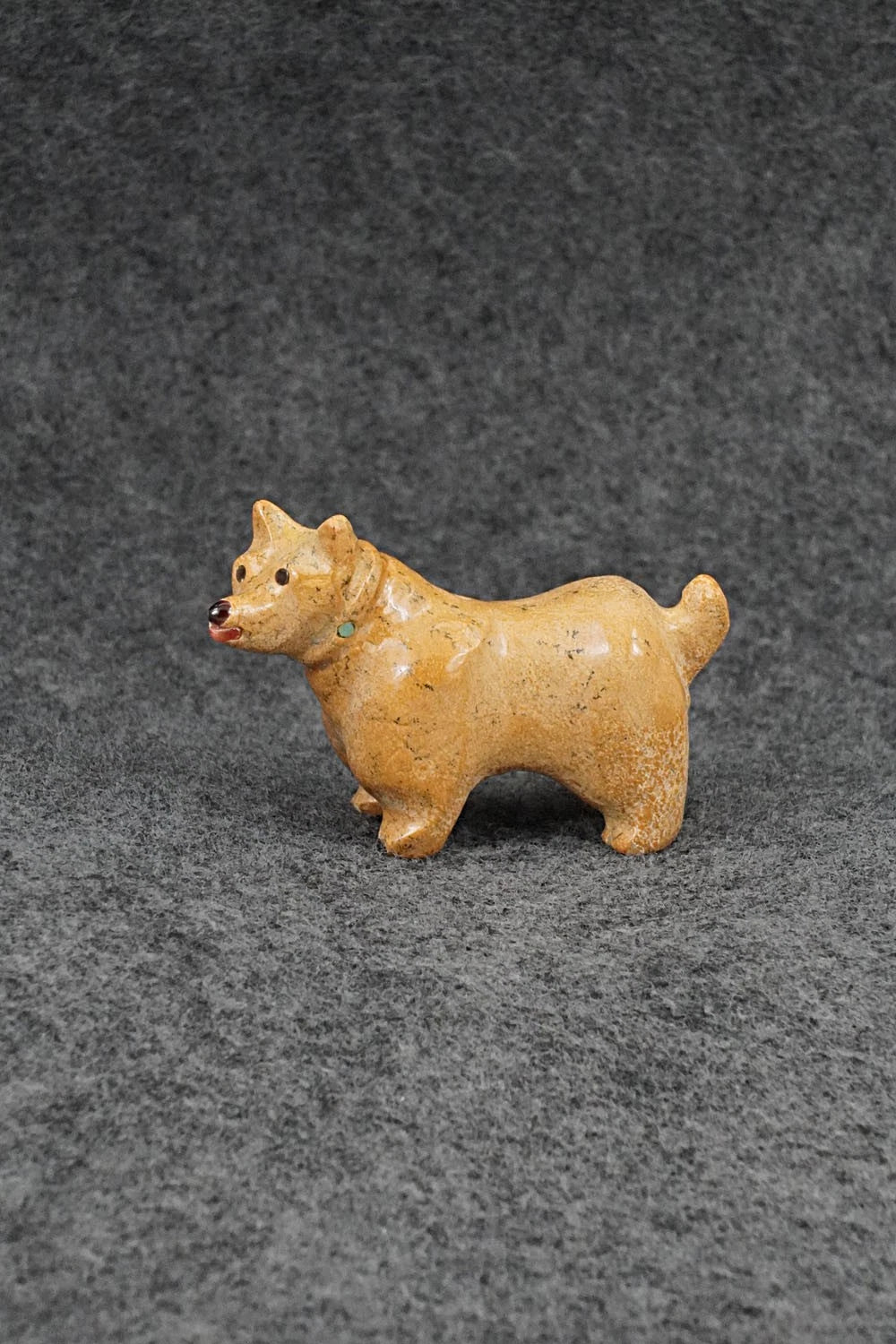 Dog Zuni Fetish Carving - Freddie Leekya